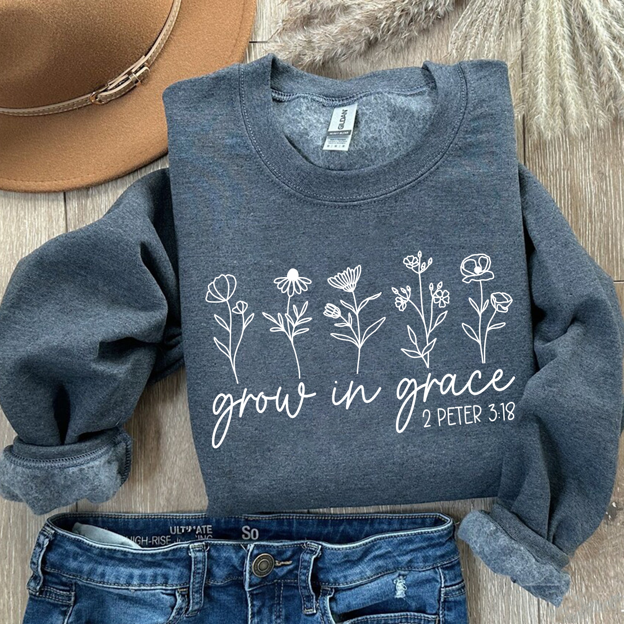 Sandjest Christian T-Shirt Grow in Grace Gift for Jesus Lover Bible Lovers