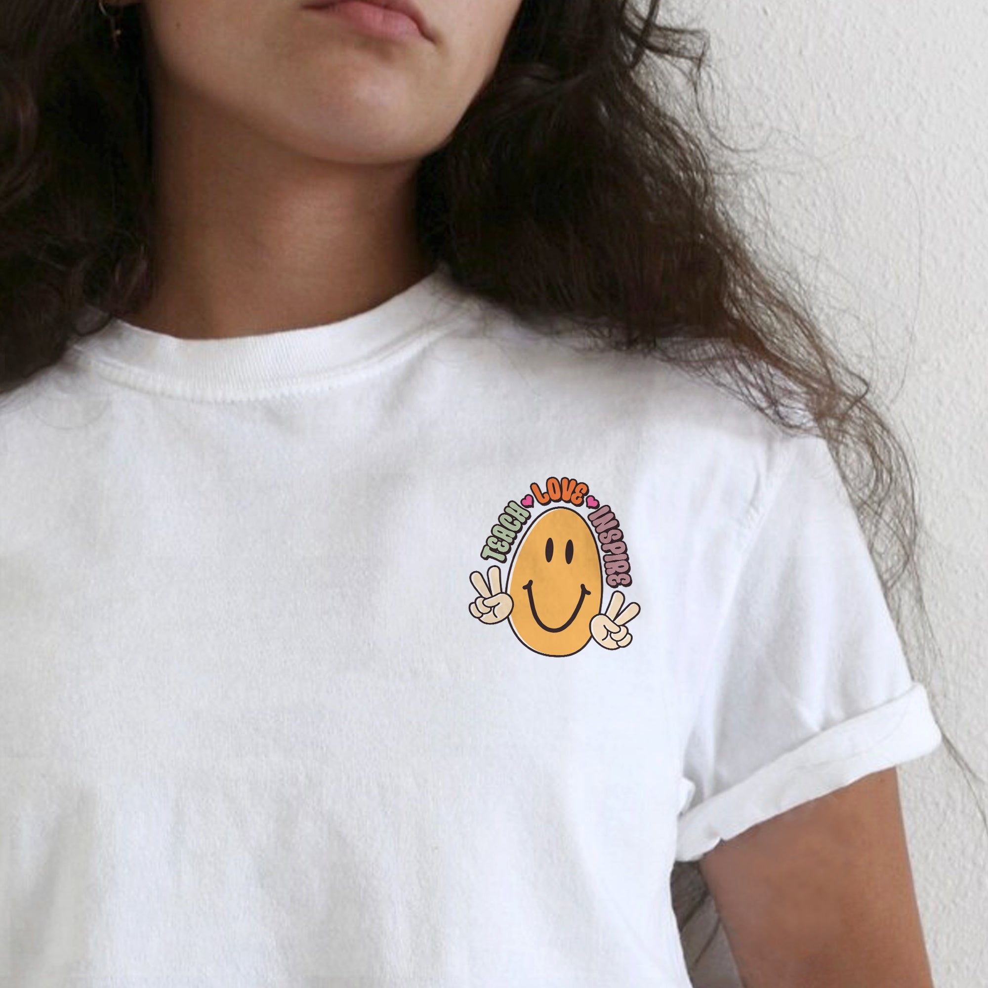 Sandjest Teacher T-Shirt Choose Kindness Retro Style Gift for Teachers