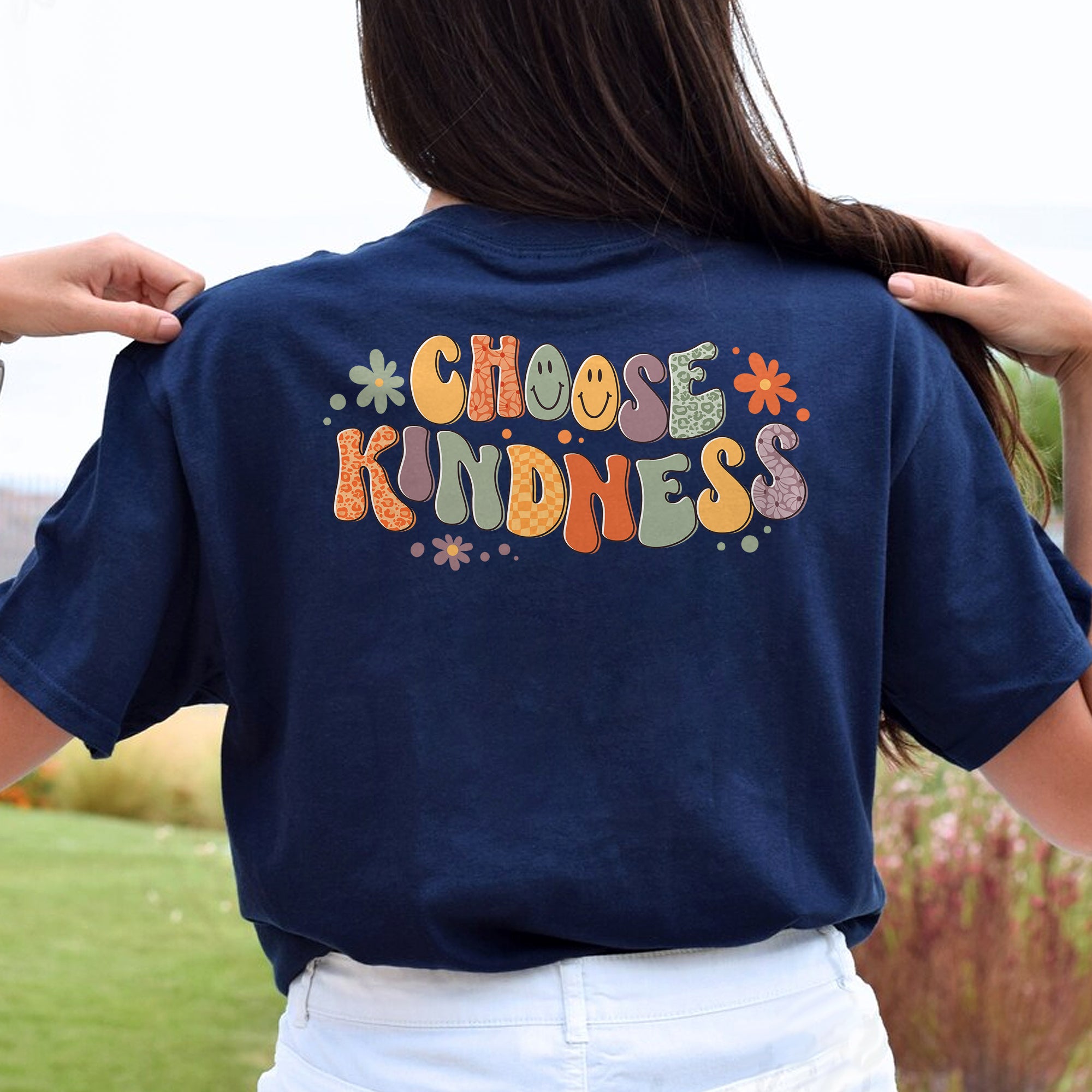 Sandjest Teacher T-Shirt Choose Kindness Retro Style Gift for Teachers