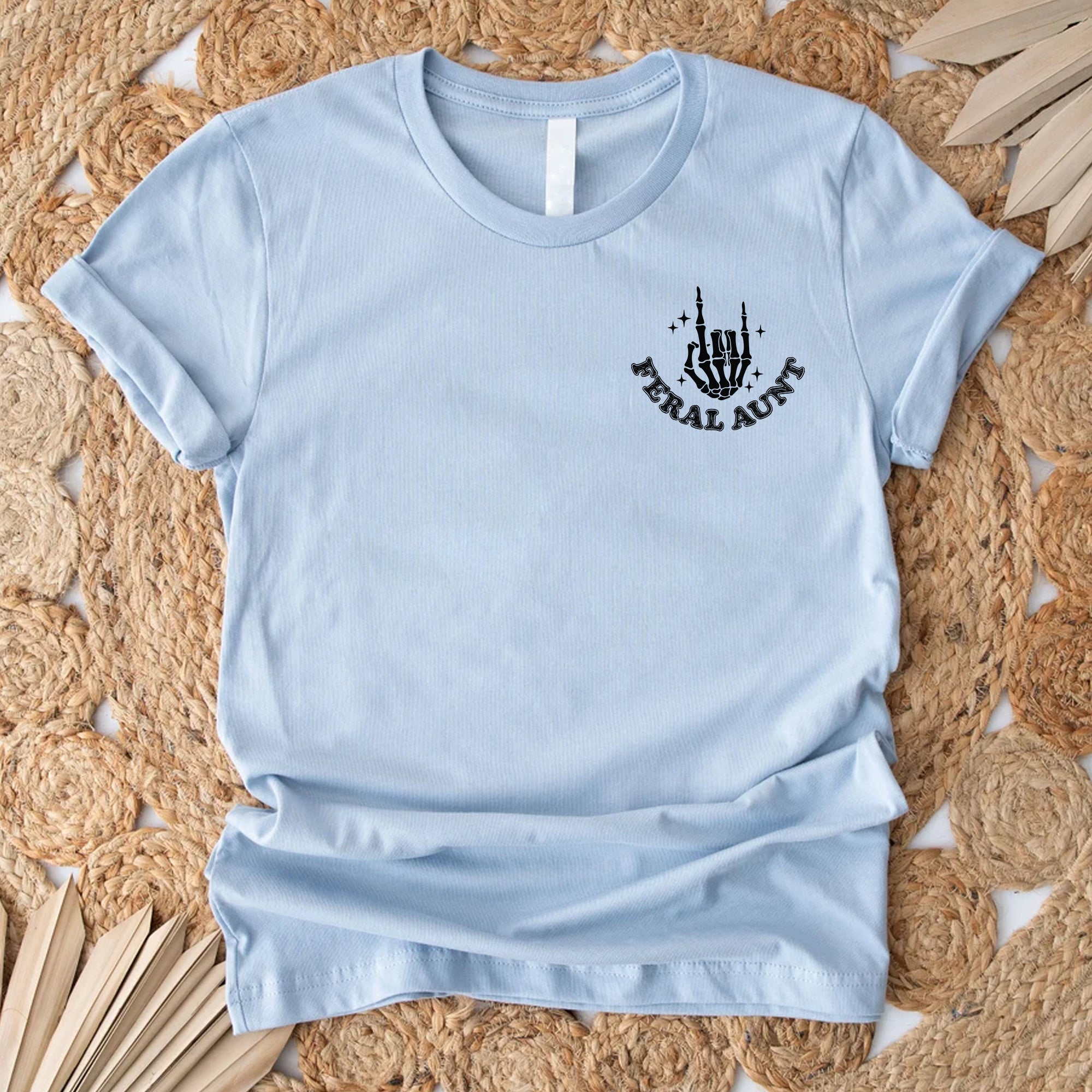 Sandjest Aunt T-Shirt Somebody’s Feral Aunt Gift for Aunties Women