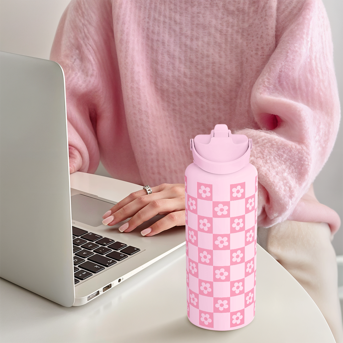 Pink Checker Daisy SipChic | Straw Lid Water Bottle 32oz