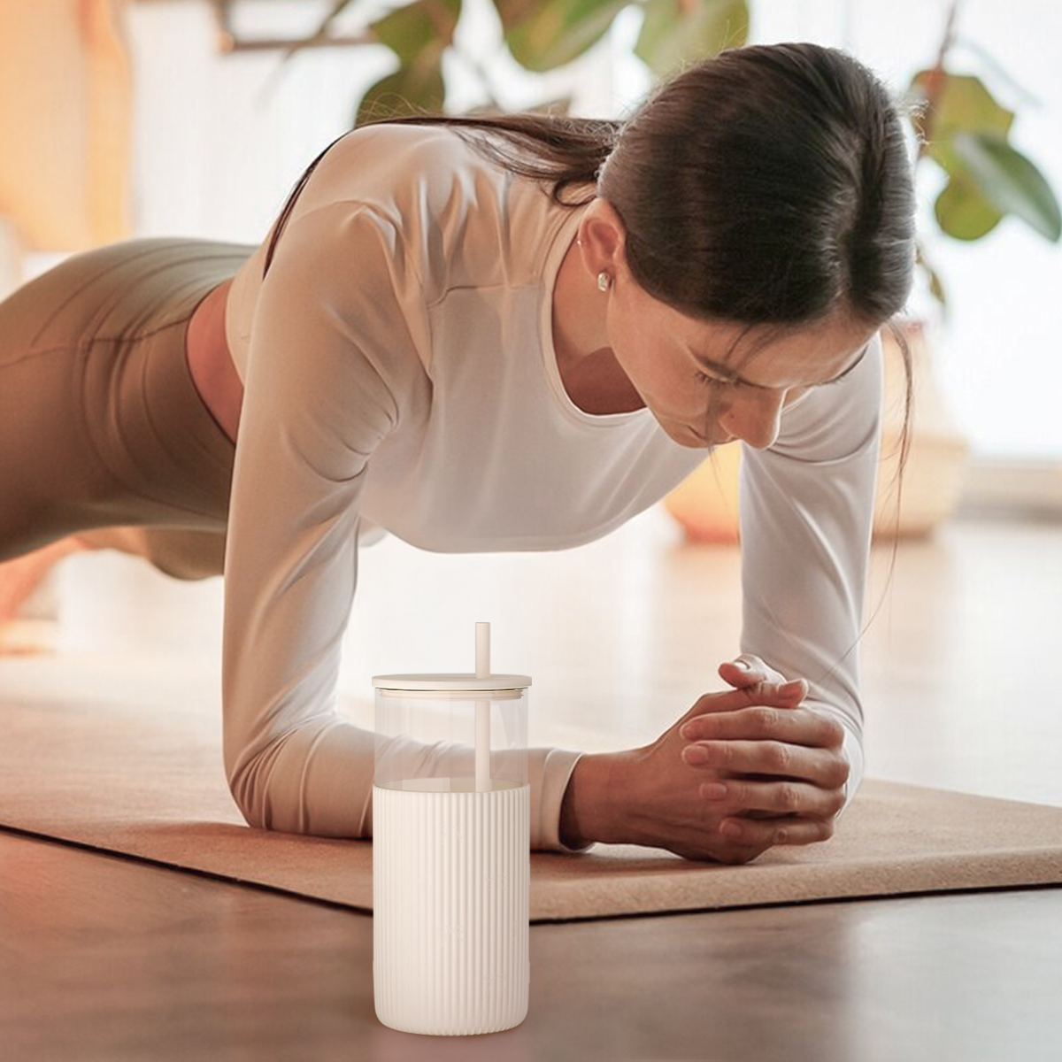 Glass Tumbler with Straw and Lid, Glass Water Bottle with Silicone Sleeve 20oz, Smoothie, Iced Coffee Cup, Gifts for Women Teen Girls Birthday Christmas