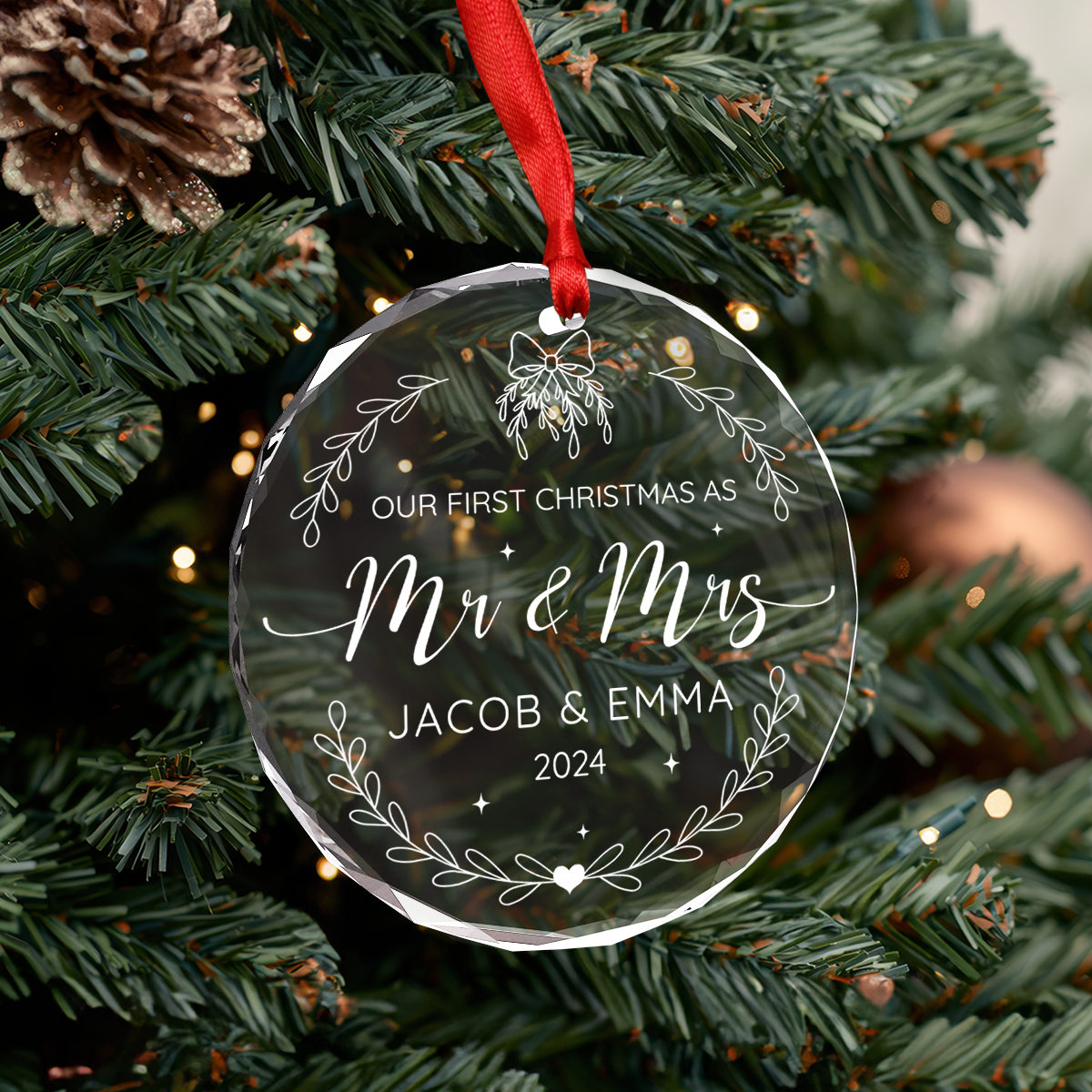 Personalized First Christmas Married Ornament - Newlywed Gifts, Glass Ornament for Couple, Christmas Tree Decoration