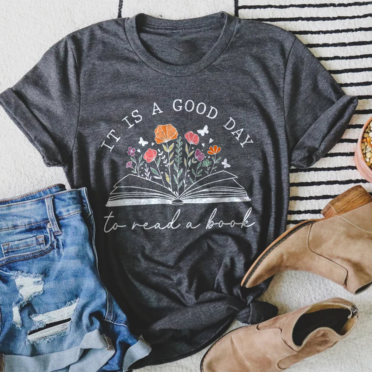 It¡¯s a Good Day to Read A Book T-Shirt Reading Shirts for Teachers