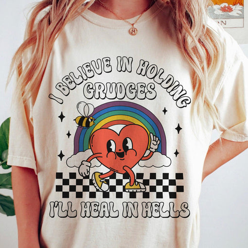 Sandjest Funny T-Shirt I Believe in Holding Grudges Groovy Retro StyleGift for Women Girl Friend